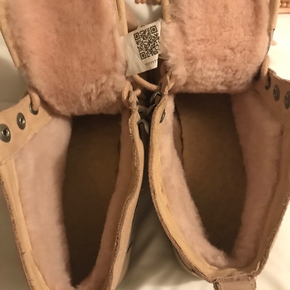 UGG Bethany Chukka Canvas Quartz Shoes Pink High Top Size 8.5 - Picture 7 of 8
